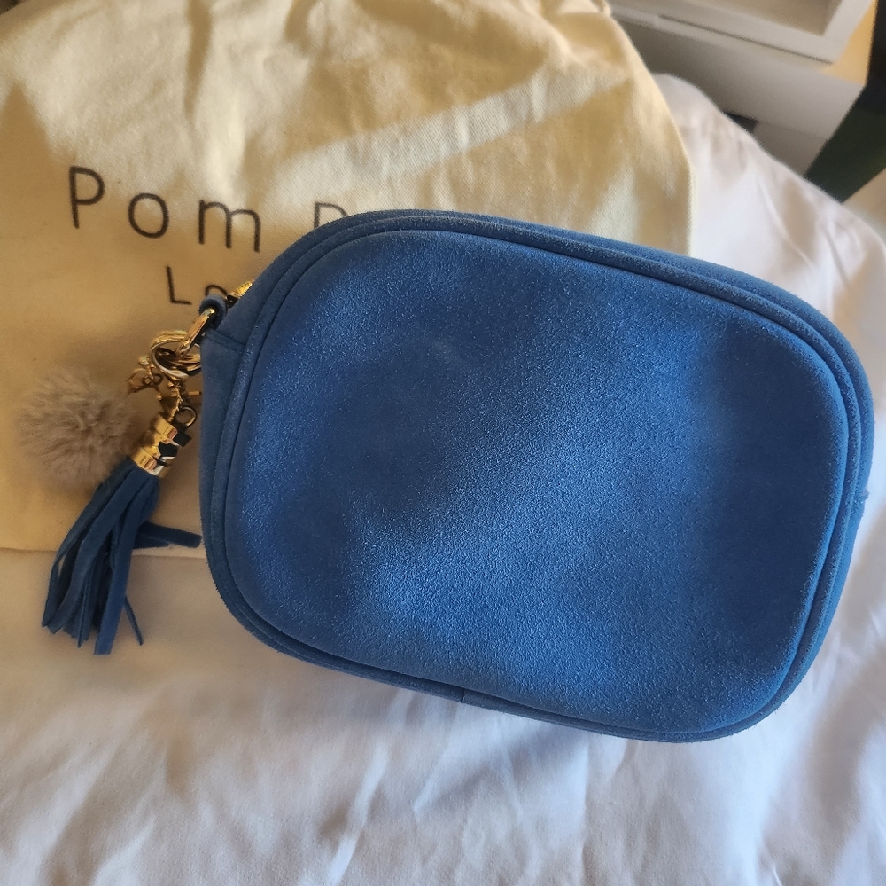 POM POM LONDON CITY BAG. Blue Suede